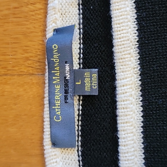 Women's size large sweater - Picture 2 of 7